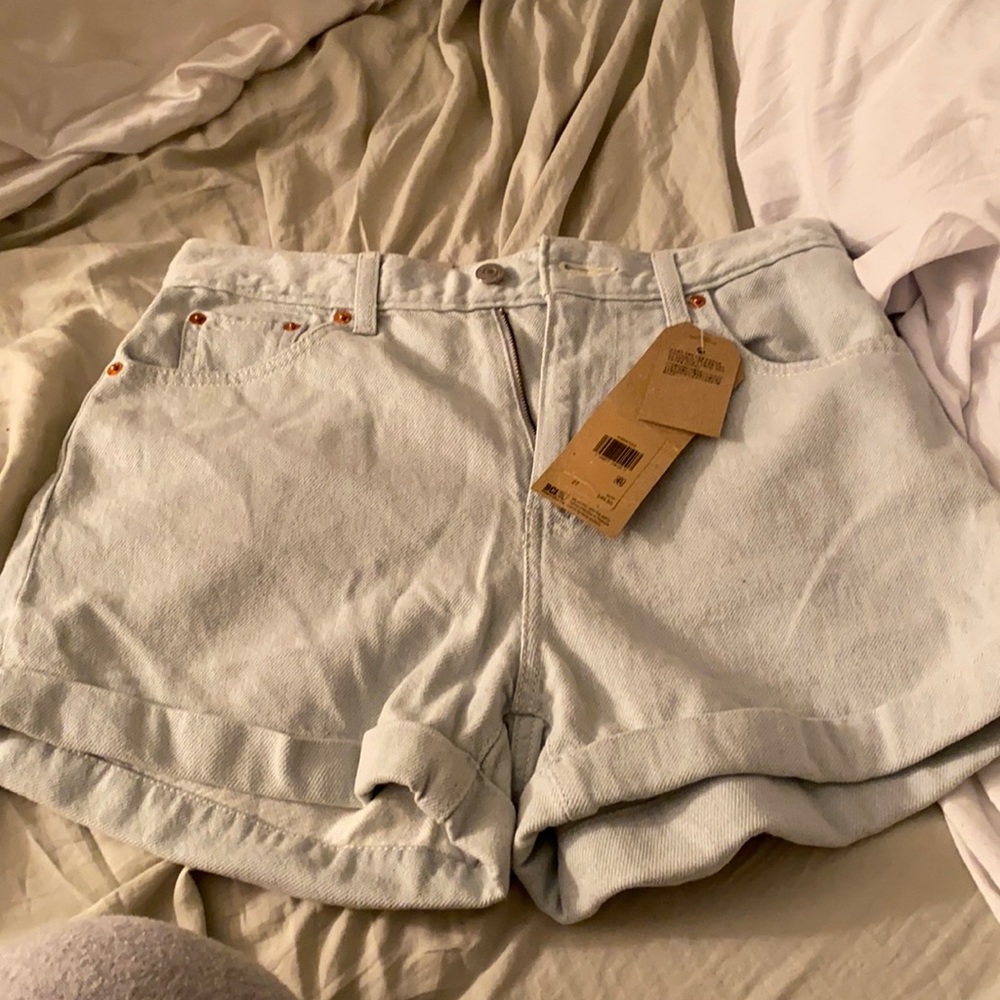 NWOT Levi’s Mom Shorts